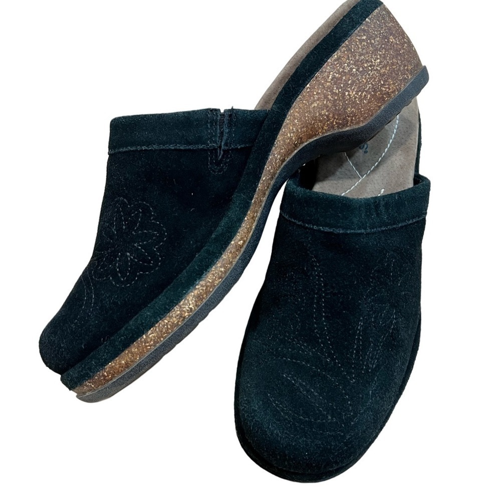 DOCKERS black suede clogs with decorative floral stitching